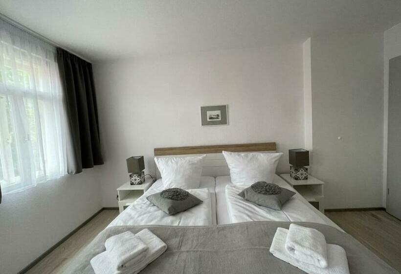 غرفة قياسية ثلاثية, Pension Altstadt