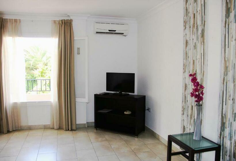 דירת חדר, Apartamentos Royal Life