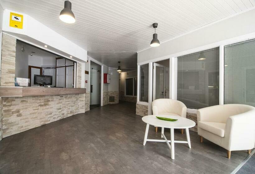 דירת חדר, Apartamentos Royal Life