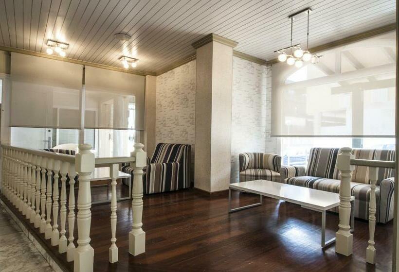 דירת חדר, Apartamentos Royal Life