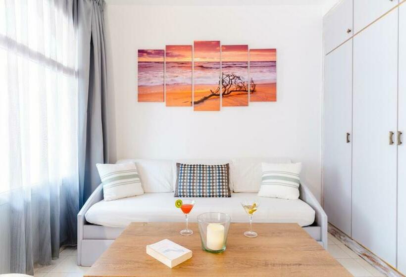 דירת חדר, Apartamentos Royal Life