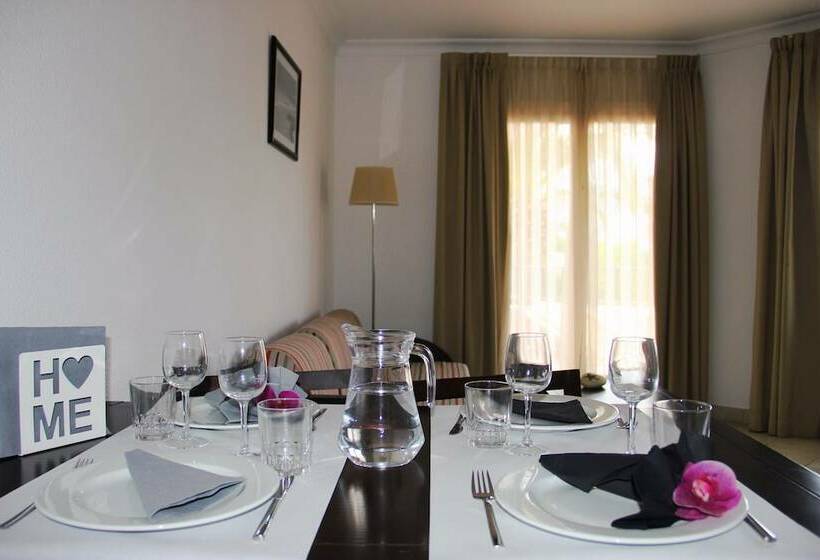 דירת חדר, Apartamentos Royal Life