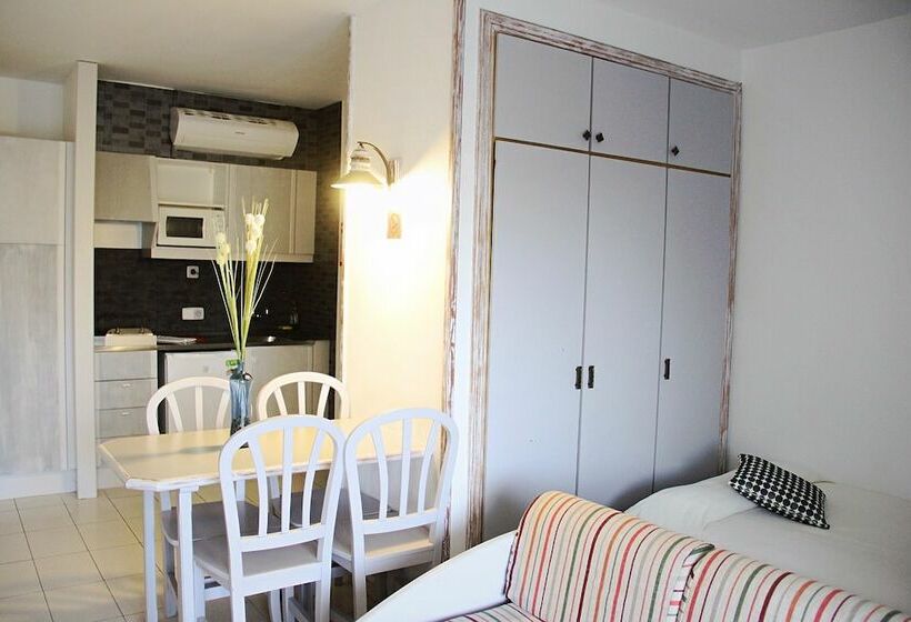 דירת חדר, Apartamentos Royal Life