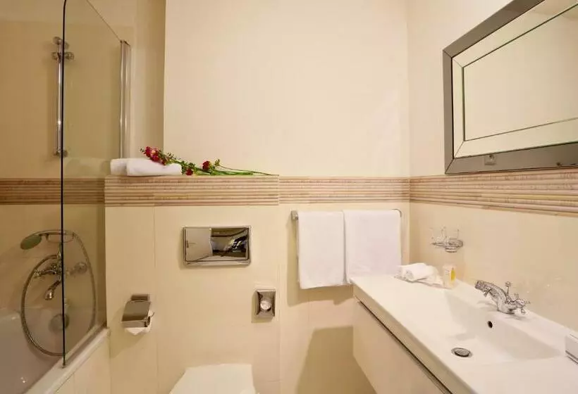 Habitación Triple Estándar, Elysee