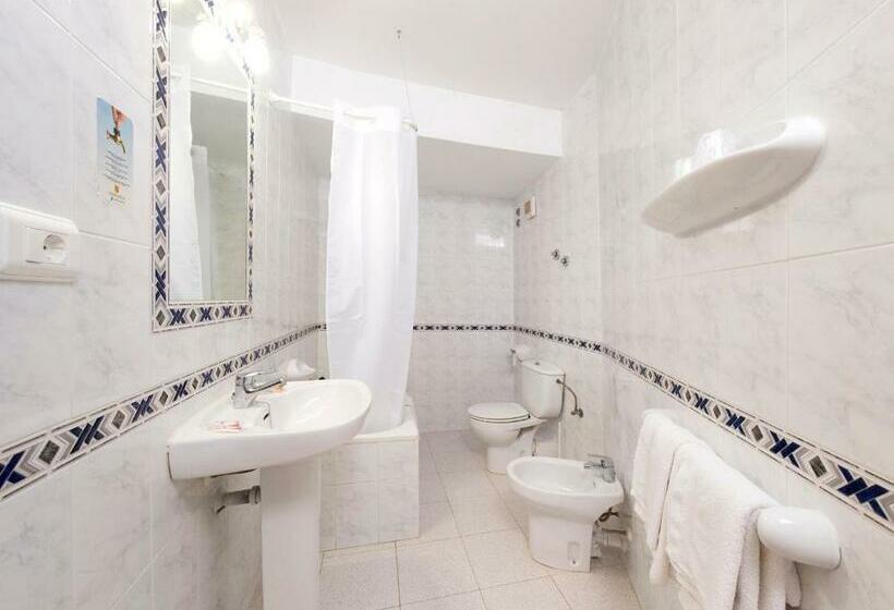 Номер Стандарт Индивидуальный, Hostal Mari