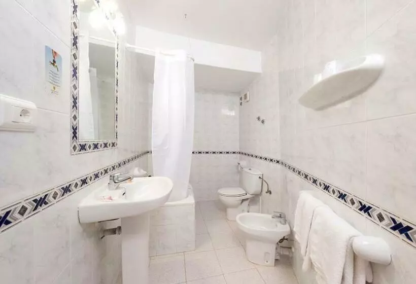 اتاق استاندارد یک نفره, Hostal Mari