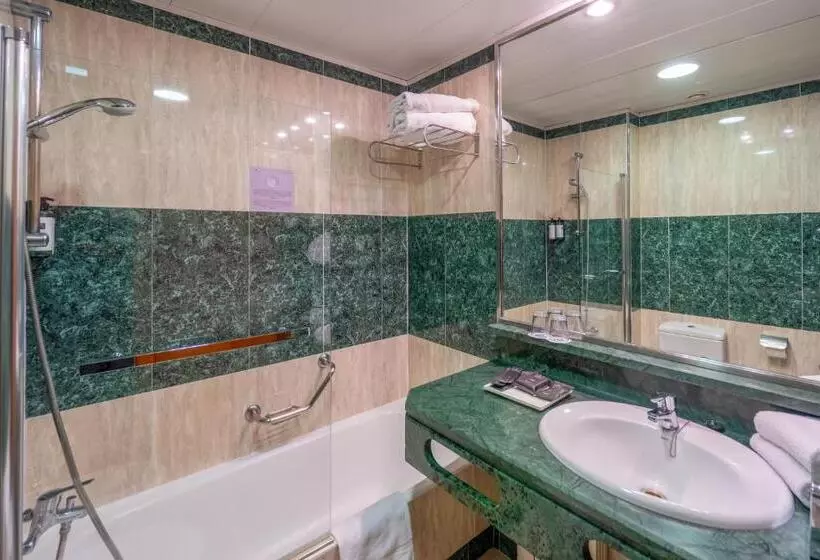 اتاق استاندارد سه نفره, Abba Rambla