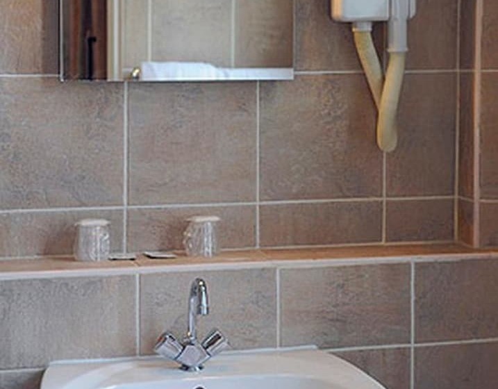 اتاق استاندارد سه نفره, Auriane Porte De Versailles