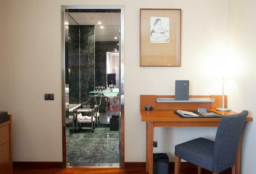 غرفة قياسية, Ciutat Martorell