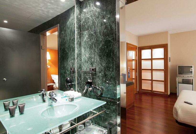 غرفة قياسية, Ciutat Martorell