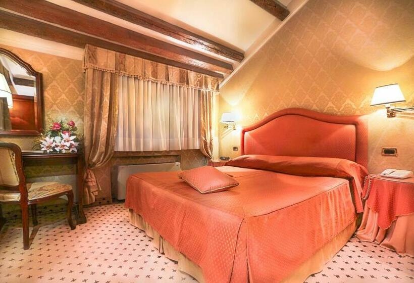 اتاق کلاسیک, Colombina