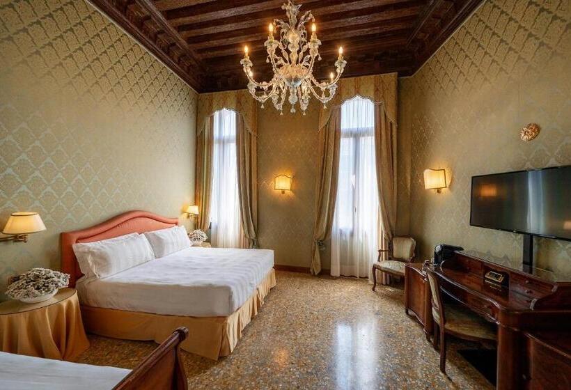 سوئیت جونیور با چشم‌انداز, Colombina