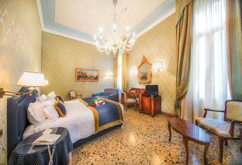 سوئیت جونیور با چشم‌انداز, Colombina