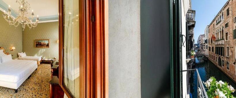 سوئیت جونیور با چشم‌انداز, Colombina