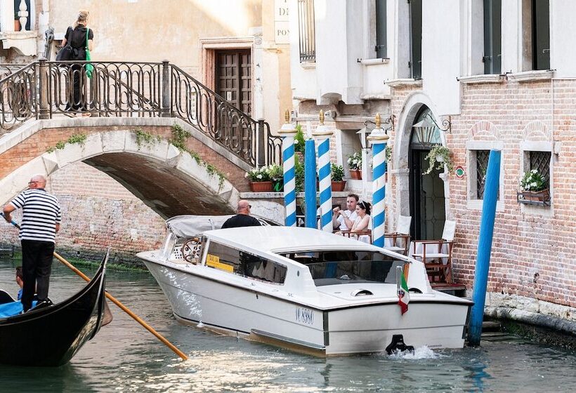 اتاق لوکس با چشم‌انداز, Colombina