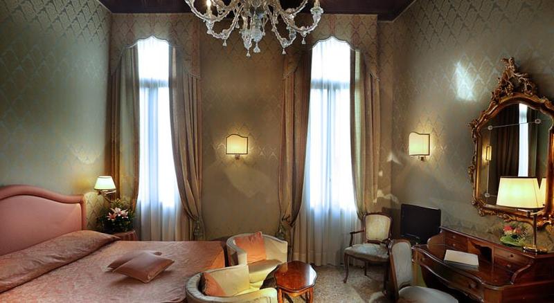 اتاق استاندارد, Colombina