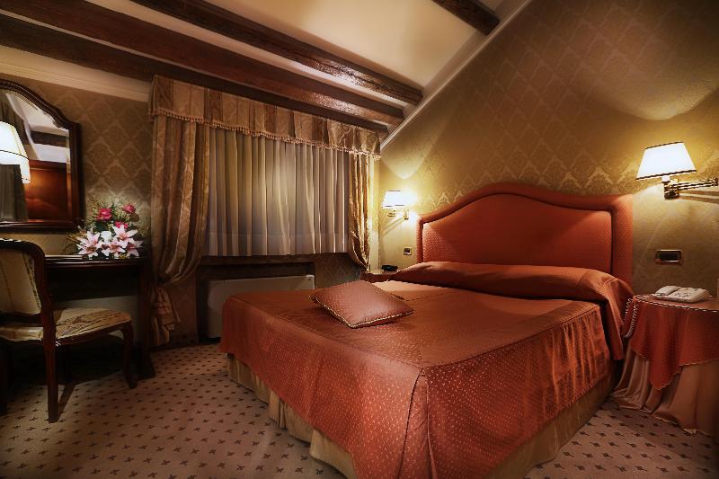 اتاق استاندارد, Colombina