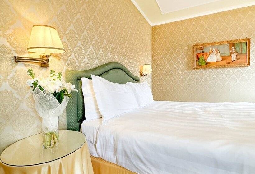 اتاق لوکس با چشم‌انداز, Colombina