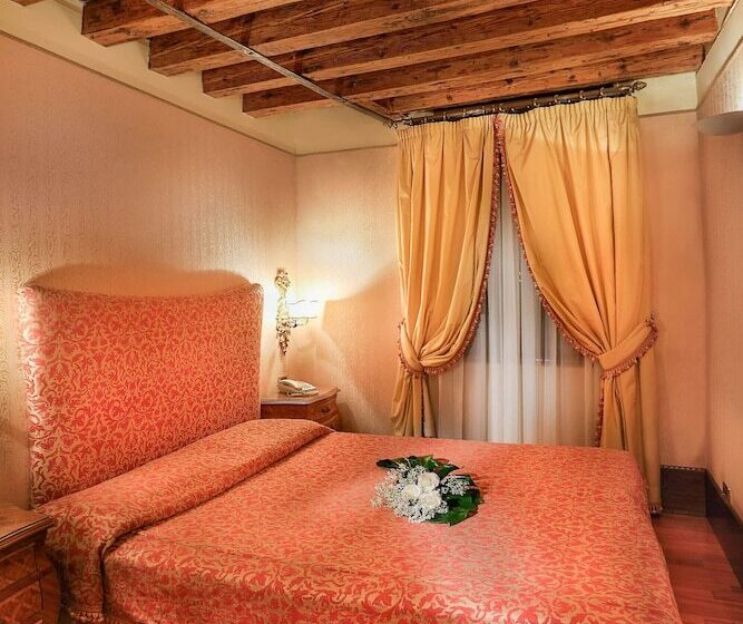 اتاق کلاسیک, Colombina