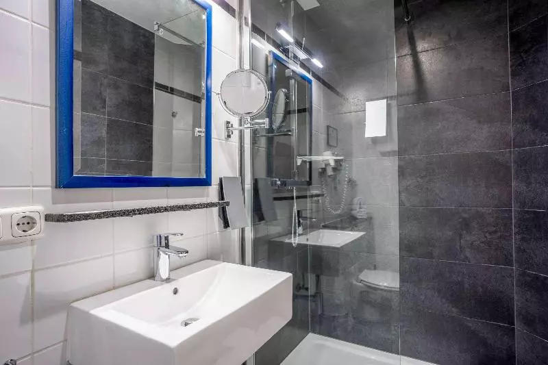 اتاق استاندارد, Comfort Hotel Frankfurt Central Station