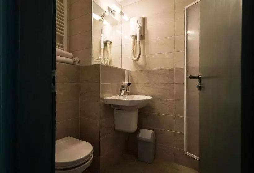 スタンダードルーム, Corvin Hotel Budapest Corvin Wing
