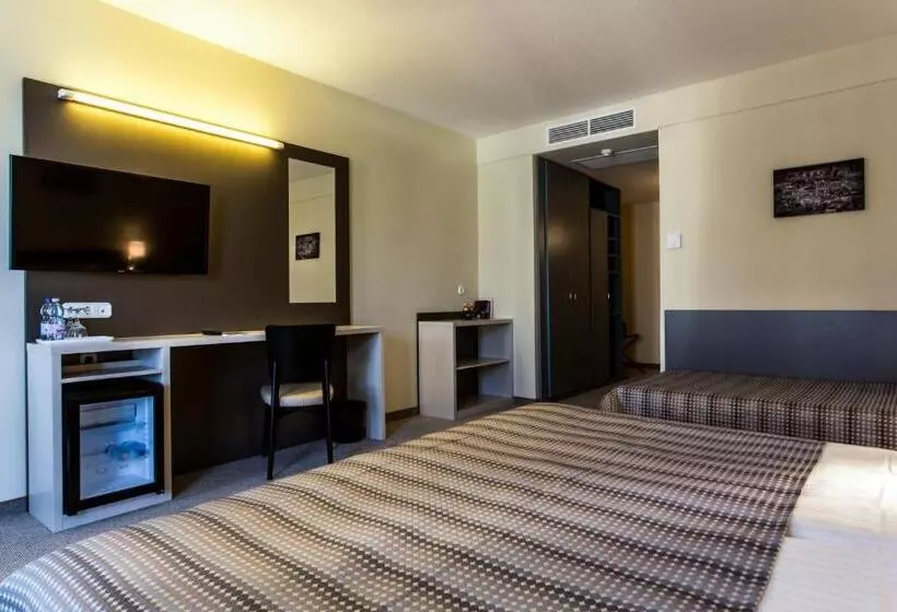 スタンダードトリプルルーム, Corvin Hotel Budapest Corvin Wing