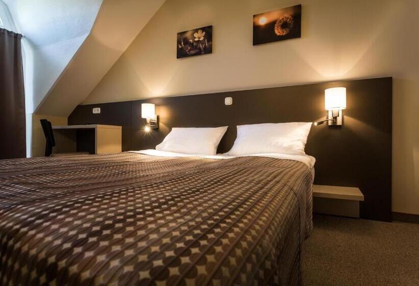 اتاق استاندارد, Corvin Hotel Budapest Corvin Wing