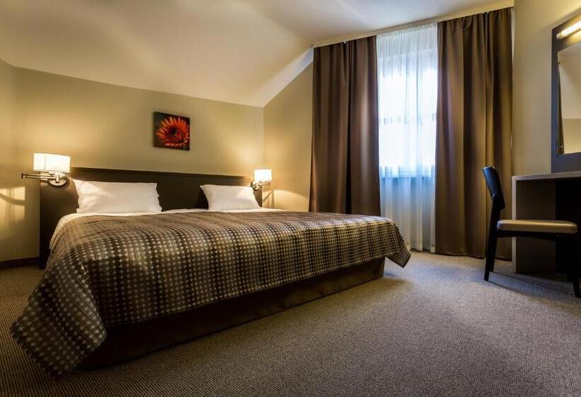 اتاق استاندارد, Corvin Hotel Budapest Corvin Wing