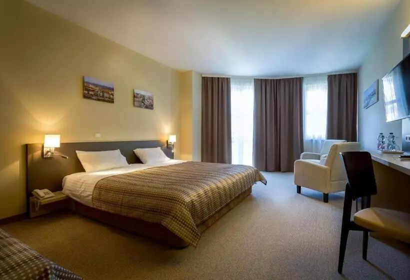 スーペリアールーム, Corvin Hotel Budapest Corvin Wing