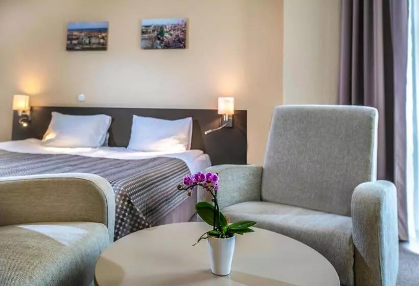 スーペリアールーム, Corvin Hotel Budapest Corvin Wing
