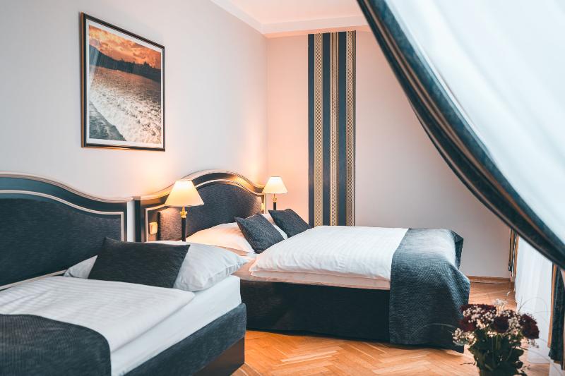 اتاق استاندارد سه نفره, Elysee