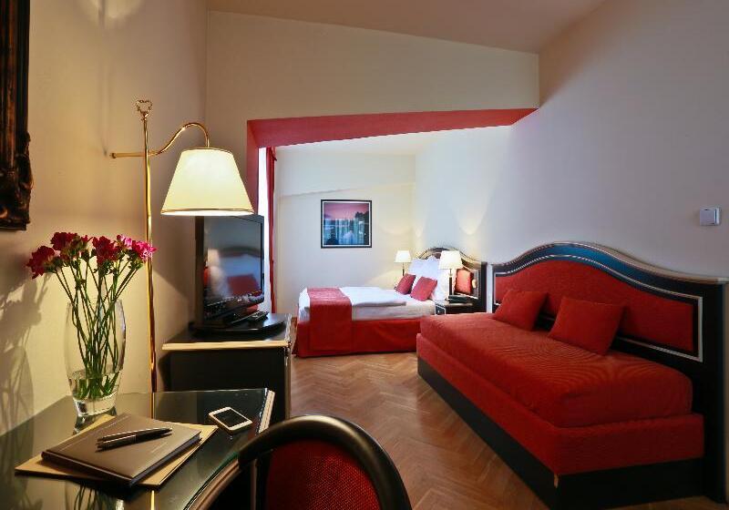 اتاق استاندارد سه نفره, Elysee