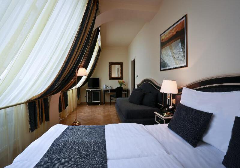 اتاق استاندارد سه نفره, Elysee