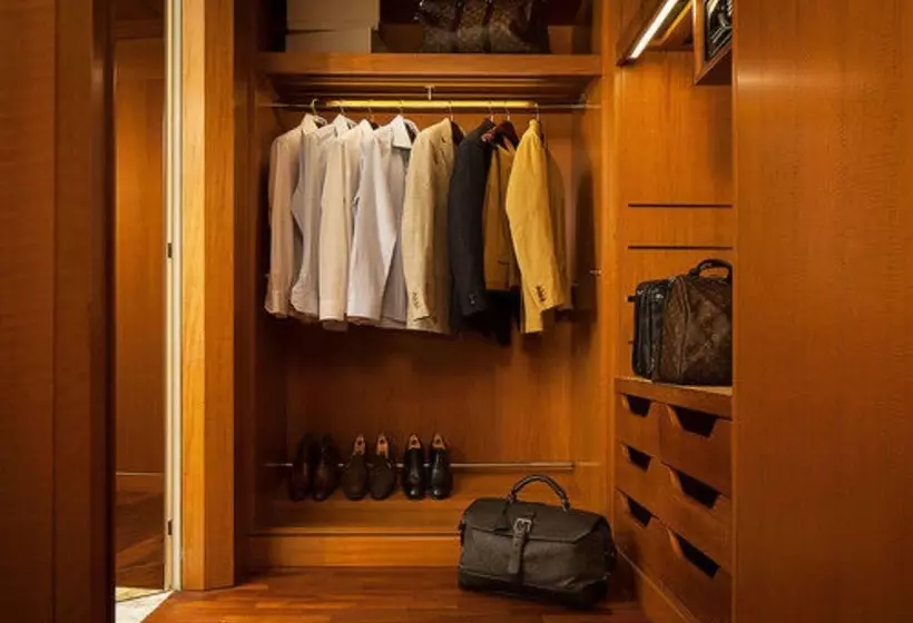 سوئیت جونیور با چشم‌انداز باغ, Four Seasons Hotel Milano