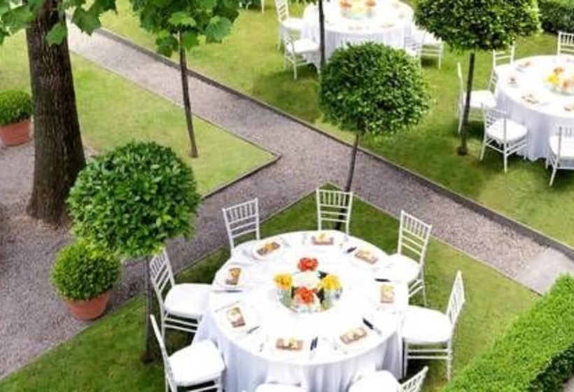 سوئیت جونیور با چشم‌انداز باغ, Four Seasons Hotel Milano