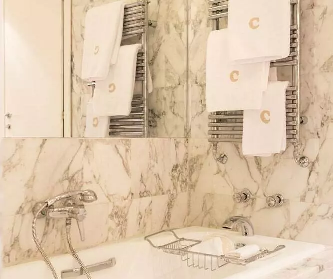 سوئیت جونیور با چشم‌انداز باغ, Four Seasons Hotel Milano