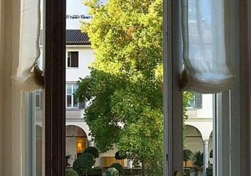 سوئیت جونیور با چشم‌انداز باغ, Four Seasons Hotel Milano