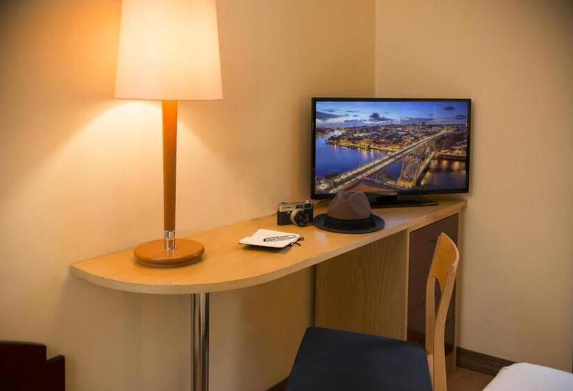سوییت خانوادگی, Internacional Porto