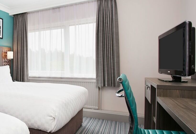 Номер Superior, Leonardo Inverness