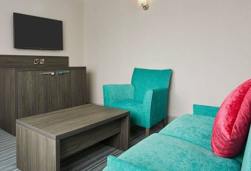 Номер Executive, Leonardo Inverness