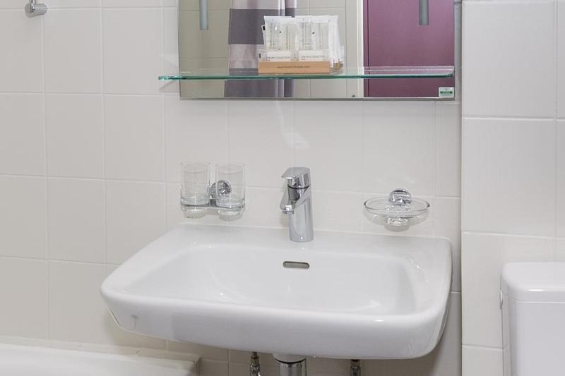 اتاق استاندارد یک نفره, Les Nations