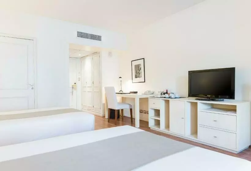 استودیو اجرایی, Loi Suites Recoleta