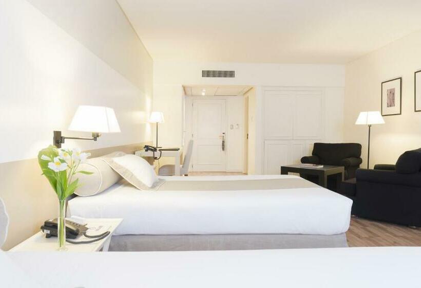 管理人员工作室, Loi Suites Recoleta