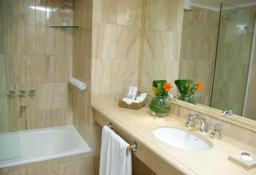 استودیو اجرایی, Loi Suites Recoleta