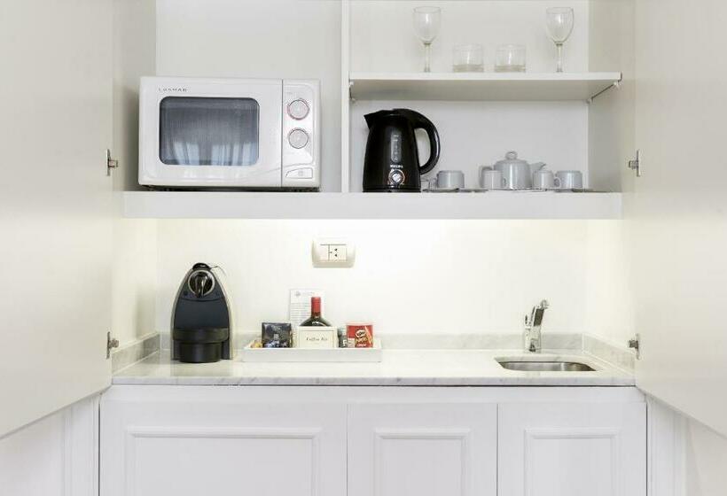 行政套房, Loi Suites Recoleta