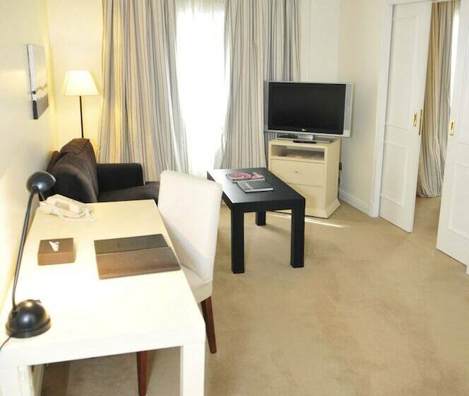 行政套房, Loi Suites Recoleta