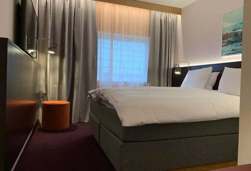 اتاق خانوادگی, Quality Hotel The Mill