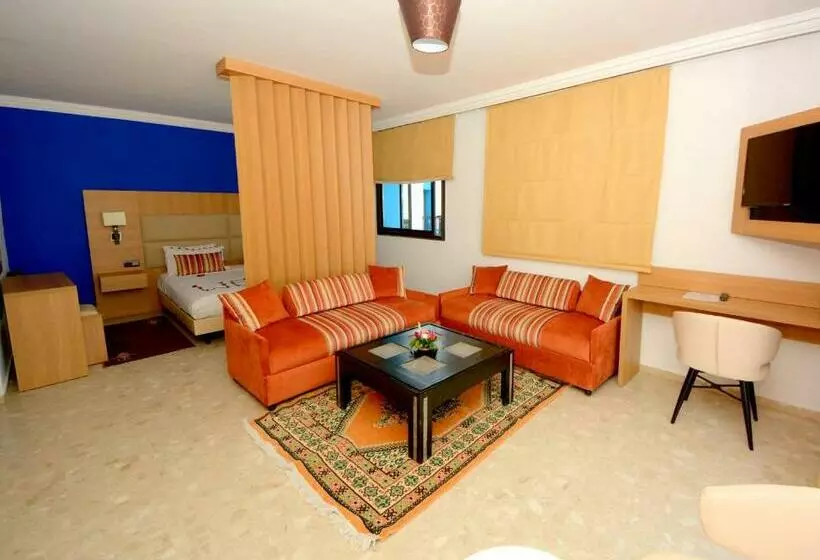 سوییت, Oasis Hotel & Spa