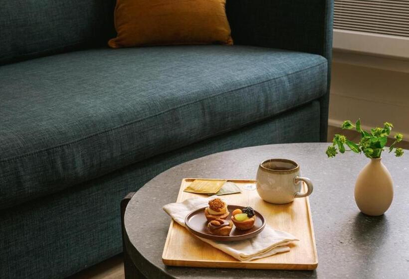 חדר סופריור, Sonder The Deco