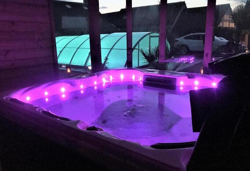 Дом 2 Спальни, Gîte Atypique 2 à 8 Personnes Avec Piscine Jacuzzi Proche Châteaux De La Loire